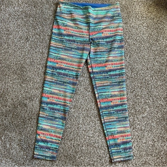 Victoria Secret Knockout Colorful Multi Color Stripe Leggings Workout Large - Picture 2 of 8